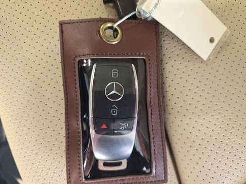 Certified 2022 Mercedes-Benz GLC 300 image 39