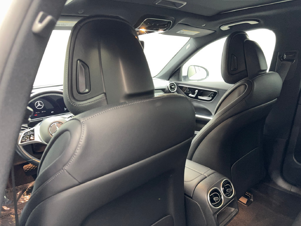Used 2023 Mercedes-Benz C 300 Sedan image 35