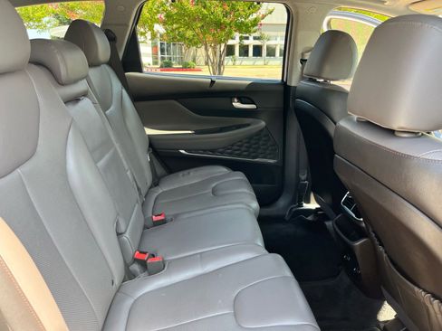 Used 2019 Hyundai Santa Fe Limited image 16