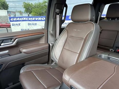 Used 2024 GMC Sierra 1500 Denali w/ Technology Package AWD/4WD image 37