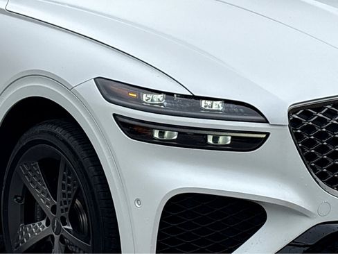 Used 2023 Genesis GV70 3.5T Sport w/ Sport Prestige Package image 18