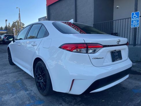 Used 2020 Toyota Corolla LE image 7