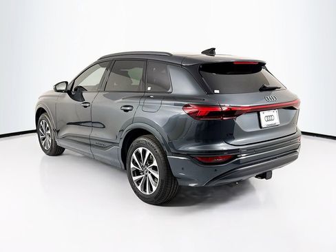 Used 2025 Audi Q6 e-tron Premium image 8