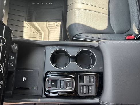 Used 2024 Honda Pilot Elite image 26