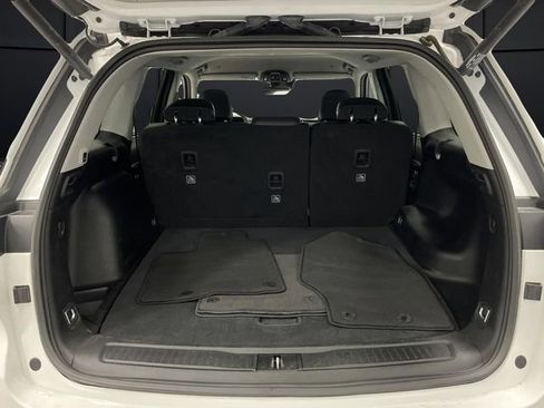 Used 2023 Jeep Grand Cherokee Limited w/ Luxury Tech Group II image 14