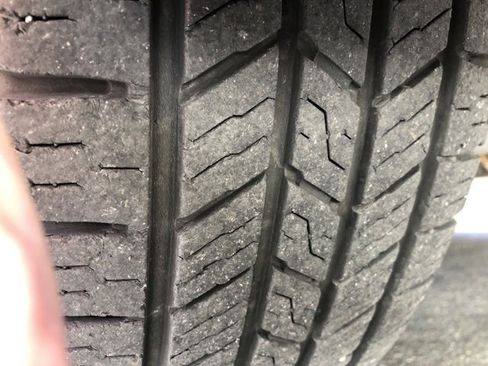 Used 2020 Toyota Highlander XLE image 17