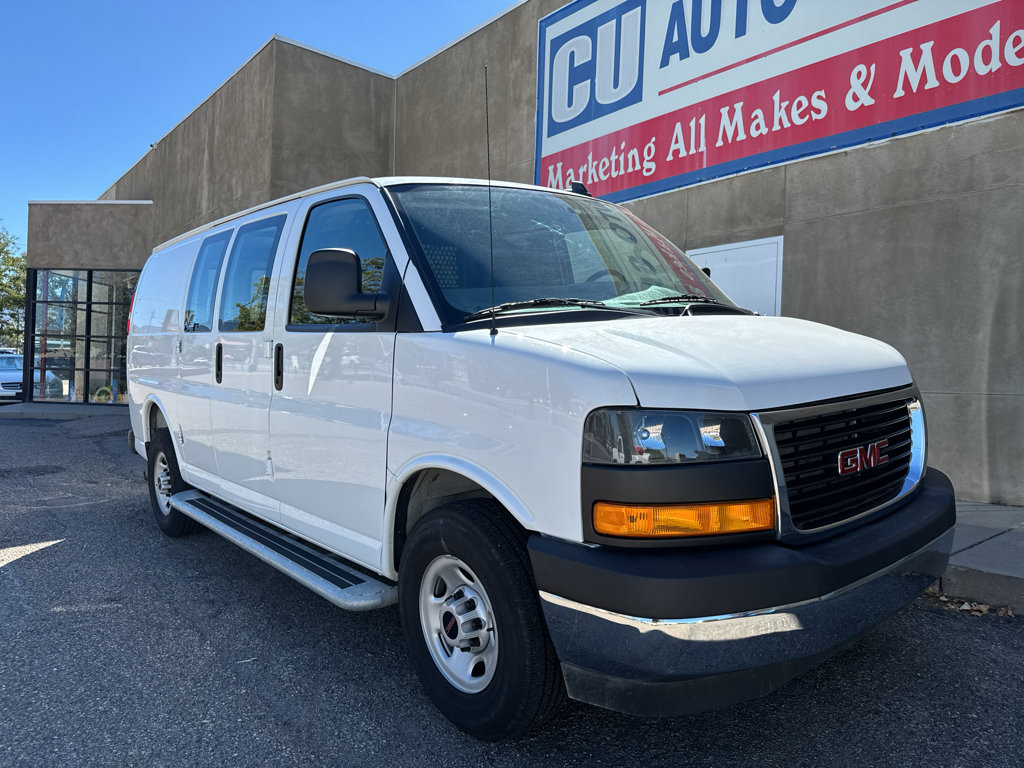 Used 2025 GMC Savana 2500 w/ Driver Convenience Package RWD image 3