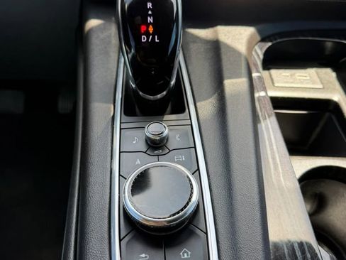 Used 2022 Cadillac Escalade Sport RWD image 32