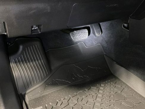 Certified 2022 Toyota Tacoma TRD Off-Road image 39