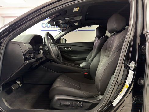 Used 2024 Honda Accord Sport image 9