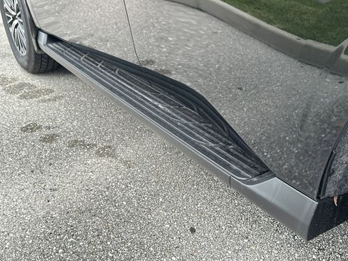 New 2025 Nissan Armada SL w/ Captain's Chari Seat Package image 15