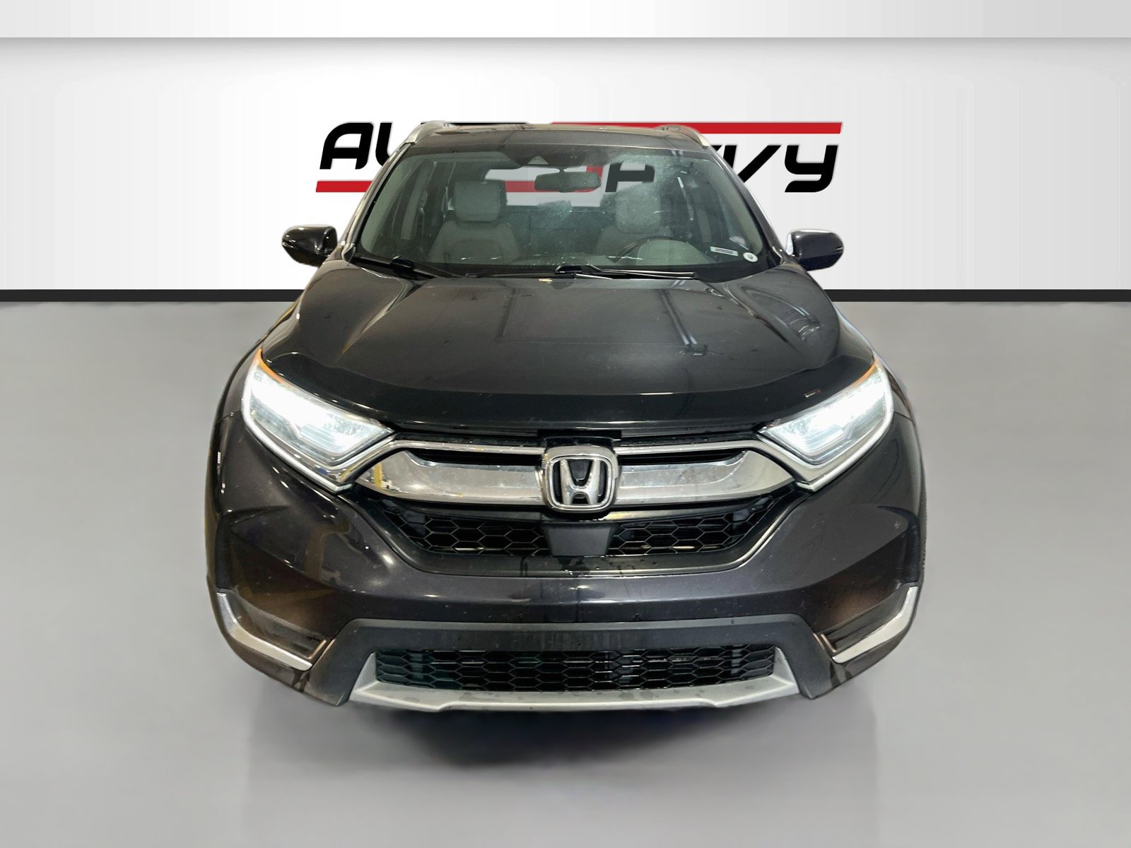 Used 2018 Honda CR-V Touring image 2