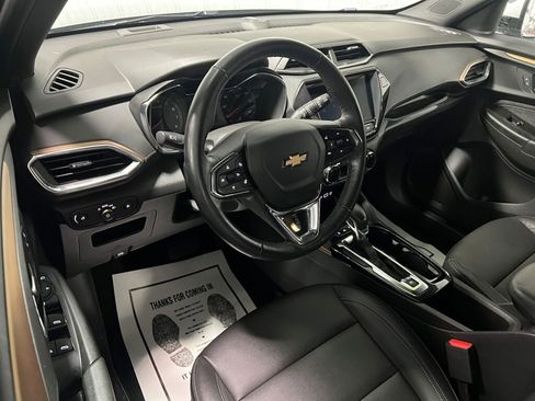 Used 2023 Chevrolet TrailBlazer ACTIV w/ Convenience Package image 2