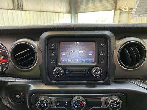 Used 2019 Jeep Wrangler Sport AWD/4WD image 37