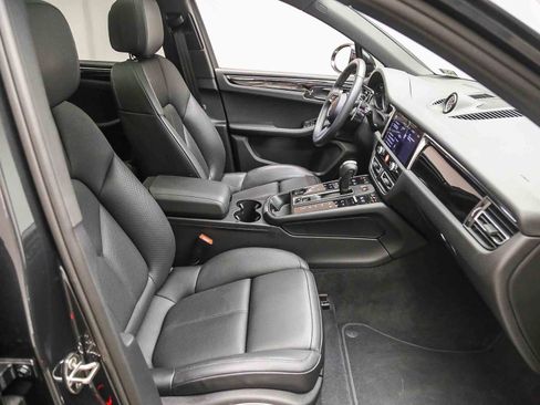 Certified 2025 Porsche Macan S AWD/4WD image 20