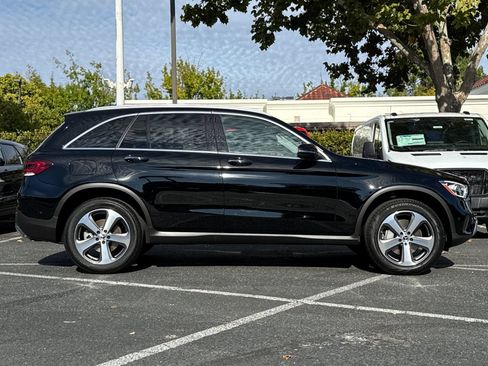 Used 2022 Mercedes-Benz GLC 300 w/ Premium Package Lite image 3