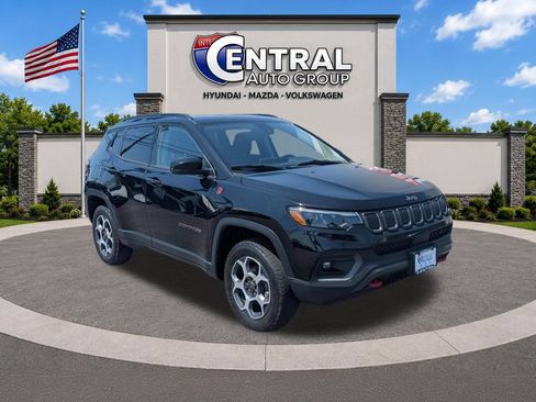 Used 2022 Jeep Compass Trailhawk w/ Trailhawk Elite Group AWD/4WD image 1