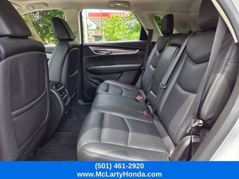 Used 2017 Cadillac XT5 Luxury w/ Driver Awareness Package FWD image 12