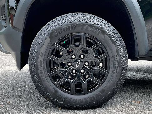 Used 2025 Chevrolet Colorado Trail Boss AWD/4WD image 34