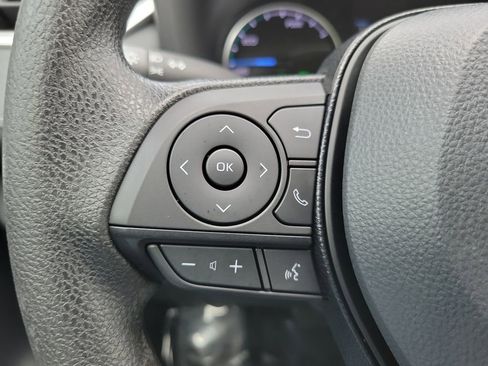 Used 2022 Toyota RAV4 XLE AWD/4WD image 19