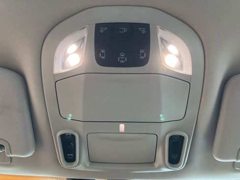 Used 2023 Chrysler Pacifica Limited image 26