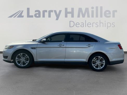 Used 2016 Ford Taurus SEL image 2