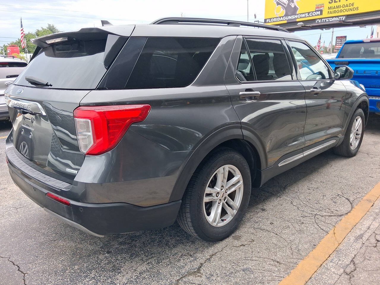 Used 2020 Ford Explorer XLT w/ Equipment Group 202A RWD image 5