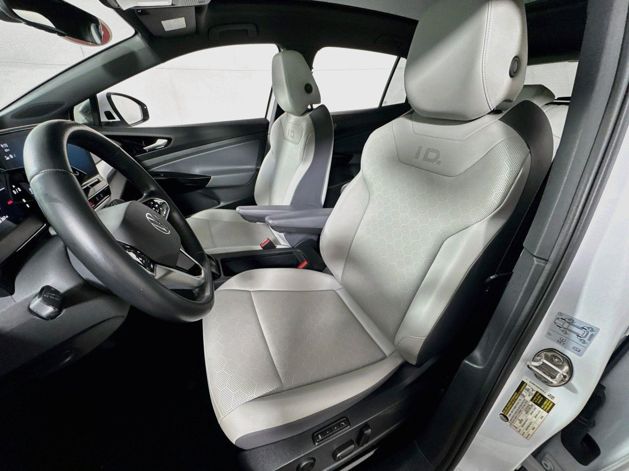 Used 2022 Volkswagen ID.4 Pro S w/ Gradient Package RWD image 14