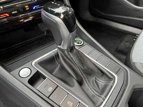 Used 2025 Volkswagen Jetta SE image 41