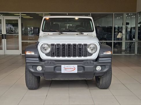 Used 2025 Jeep Wrangler Sport image 2