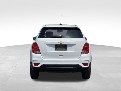 Used 2022 Chevrolet Trax LS w/ Tint and Cruise Package FWD image 6