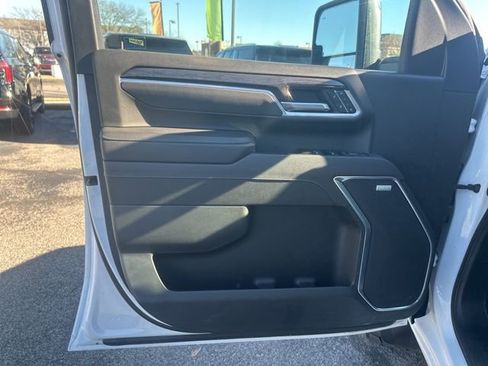 Certified 2025 Chevrolet Silverado 2500 LTZ w/ LTZ Premium Package image 11