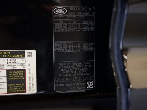 Used 2023 Land Rover Defender 130 X-Dynamic SE image 34