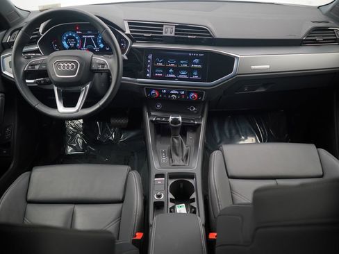 Used 2024 Audi Q3 2.0T Premium w/ Convenience Package image 8