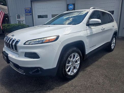 Used 2016 Jeep Cherokee Latitude AWD/4WD image 1