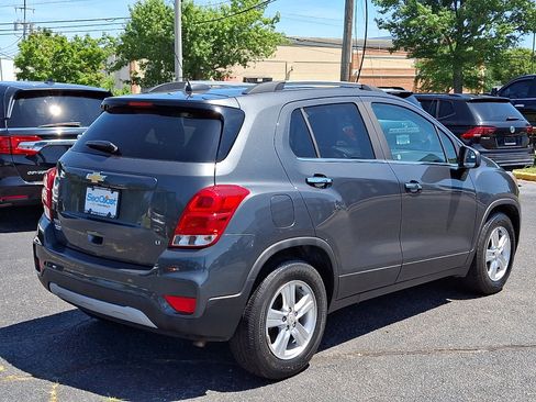 Used 2018 Chevrolet Trax LT w/ LT Convenience Package FWD image 7
