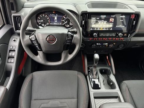 Certified 2025 Nissan Frontier PRO-4X image 18