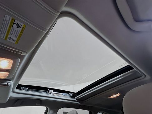 Used 2014 Subaru Forester 2.5i Limited image 20