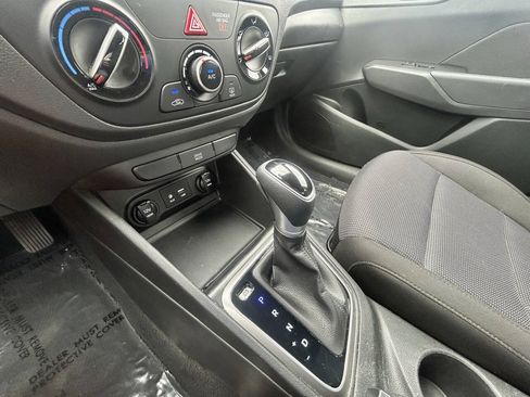 Used 2022 Hyundai Accent SE FWD image 14