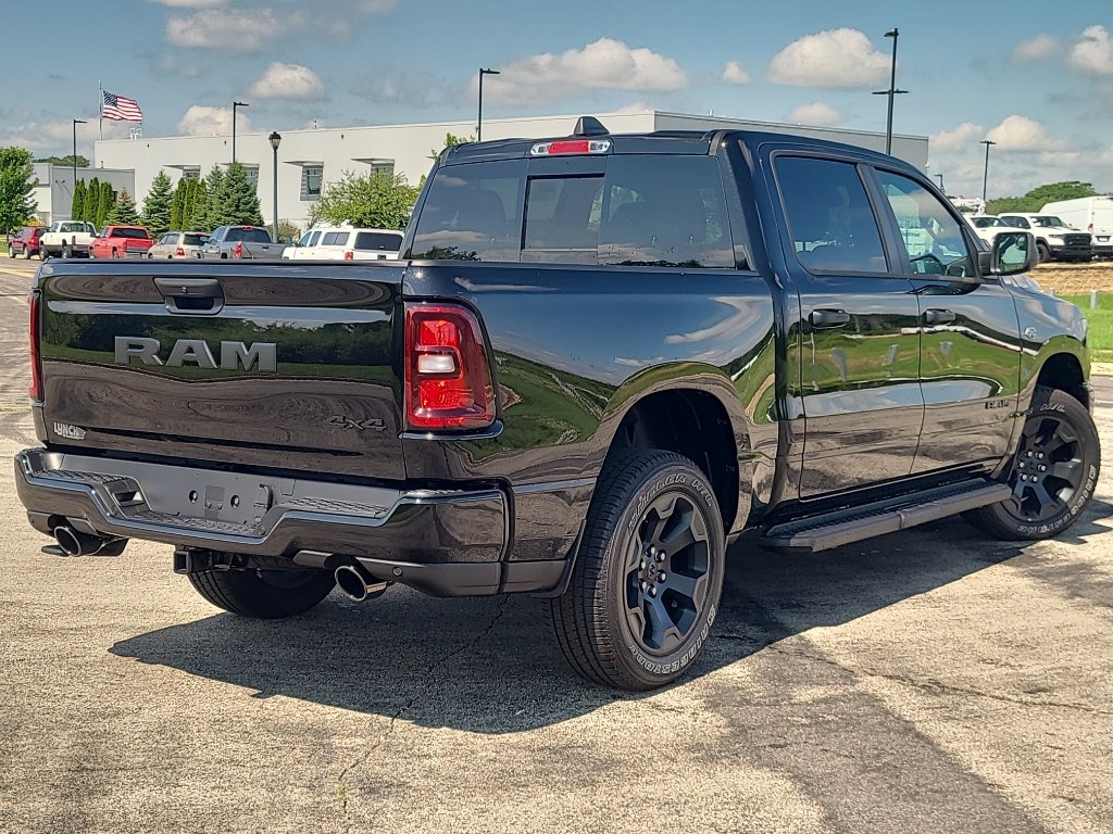 New 2026 RAM 1500 Express AWD/4WD image 4