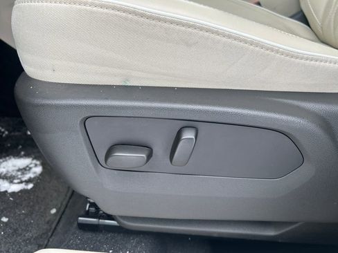 Used 2022 Buick Envision Avenir w/ Technology Package II image 23