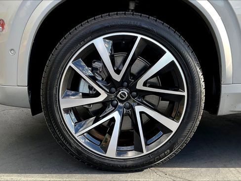 Used 2023 Volvo XC90 T8 Ultimate w/ Lounge Package image 12