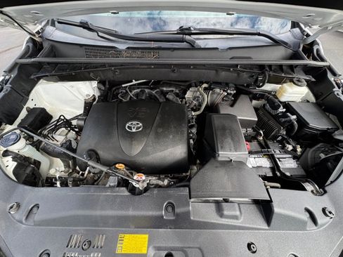 Used 2019 Toyota Highlander XLE AWD/4WD image 20