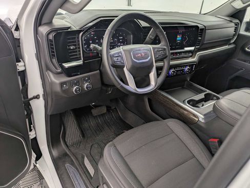 Used 2025 GMC Sierra 3500 SLE w/ SLE Convenience Package image 2