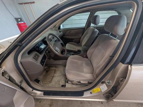 Used 1998 Toyota Camry CE FWD image 21