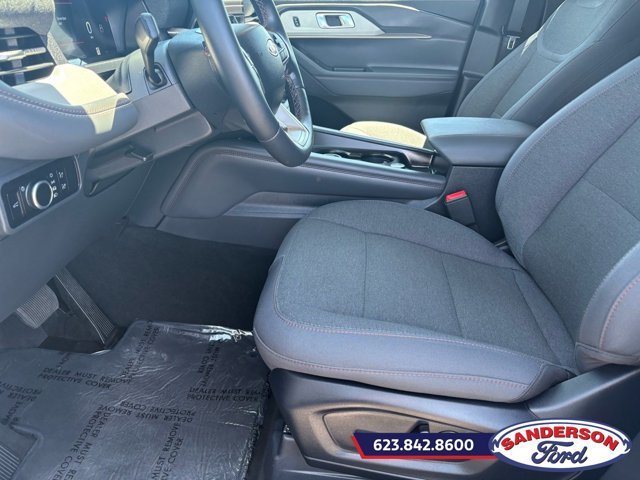 Used 2025 Ford Explorer Active RWD image 15