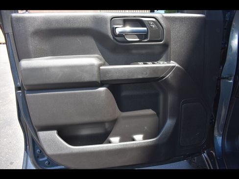 Used 2020 Chevrolet Silverado 1500 Custom Trail Boss image 17