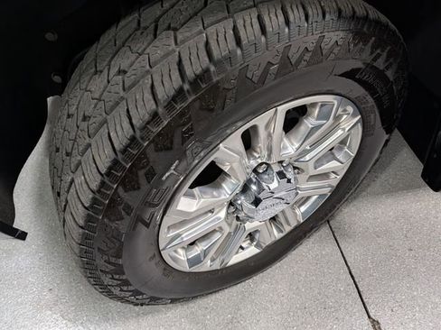 Used 2023 GMC Sierra 3500 Denali w/ Denali Ultimate Package image 11