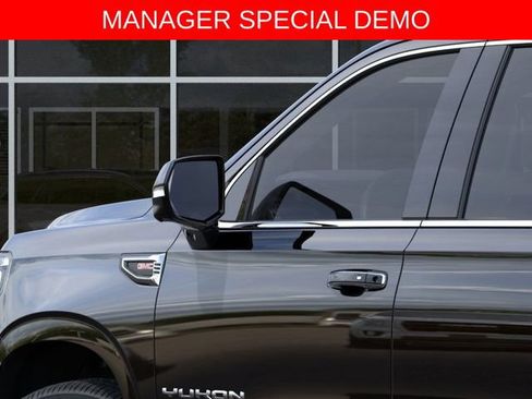 Used 2026 GMC Yukon XL Elevation w/ Elevation Premium Package AWD/4WD image 12