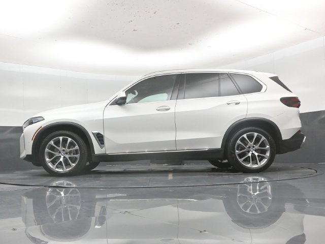 Used 2024 BMW X5 xDrive40i AWD/4WD image 56